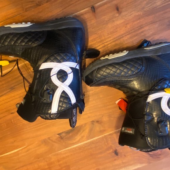 Burton Supreme Heat Snowboard Boots - Picture 5 of 7